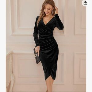 Long sleeve velvet midi dress in black
